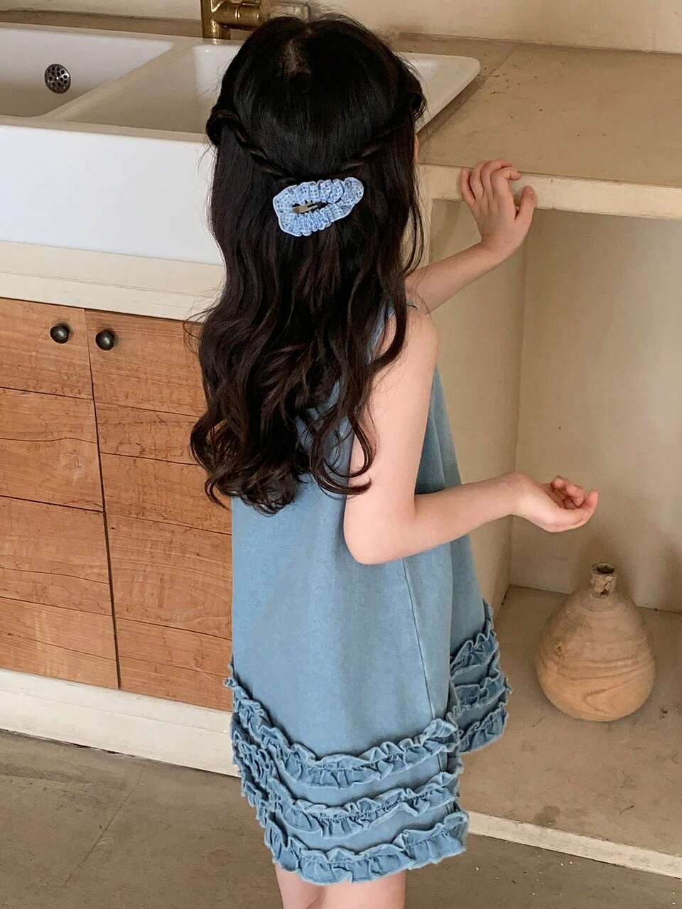 Young Girls Round Neck Sleeveless Denim Dress