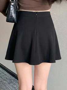 DAZY Minimalist Solid Color Versatile Mini Skirt, Suitable For Everyday Wear - Black - View 4
