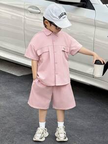 两件装小男孩休闲街头日韩涂鸦运动宽松印花衬衫短裤套装。适合家庭度假、聚会、上学、节日和运动。春夏季节穿着。 - 藕粉色 - 查看 6