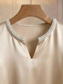 GlowEve CURVE 大码女士优雅休闲珠地圆领珍珠缎带短袖修身衬衫，春夏款 - 香檳色 - 查看 3