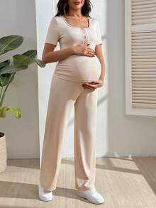 SHEIN Conjunto de maternidad de 2 piezas: Top de manga corta con cuello cuadrado y botones de unicolor & Pantalones de cintura elástica con ajuste relajado - Albaricoque - Ver 8