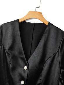 GlowEve CURVE 时尚休闲法式复古优雅通勤缎面珍珠纽扣西装外套 - 黑色 - 查看 3