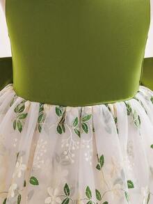 SHEIN Glamorique Kids 女童白色蝴蝶结腰身V领露背刺绣优雅派对连衣裙，适合所有季节 - 綠色 - 查看 5