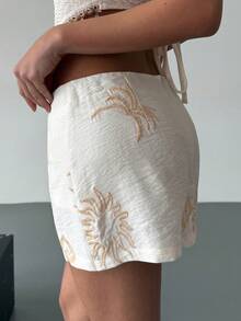 Aloruh Quần short mùa hè dễ thương, váy ngắn in họa tiết, quần short đi biển, váy lót chống hở hang, chất liệu vải lanh thêu gợi cảm. Thích hợp cho kỳ nghỉ, du lịch, tiệc mùa thu và các dịp khác, thể hiện vẻ thanh lịch. - Màu be - Xem 3