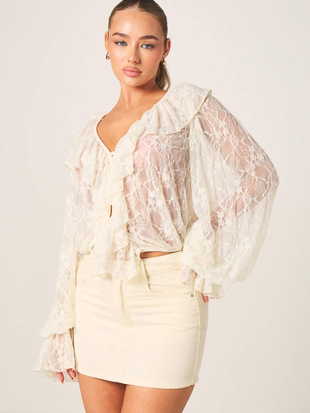 MISSGUIDED フリル付き長袖レースブラウス