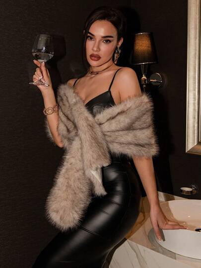 Bris Aura 秋冬女士优雅复古露肩仿皮草披肩夹克