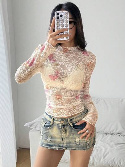 SHEIN DivaQ Áo kiểu ren in họa tiết nhiều màu sắc gợi cảm dành cho nữ.