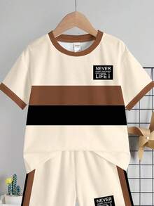SHEIN 男童圆领撞色字母印花短袖T恤短裤套装，春夏休闲装 - 彩色 - 查看 2