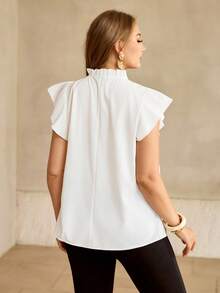 Roveilla Áo kiểu nữ cỡ lớn chất liệu chiffon, cổ bèo, kẻ sọc, tay ngắn, kiểu dáng thanh lịch, xếp ly, cổ bèo nhún, tay bồng, áo kiểu nữ sang trọng, xếp ly phía trước, áo kiểu nữ cổ bèo nhún, áo không tay bèo nhún. - trắng - Xem 2