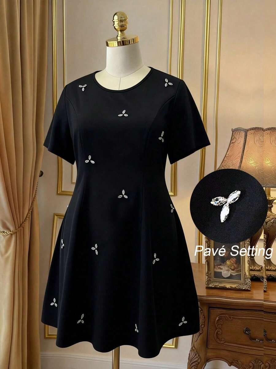 GlowEve CURVE Plus Size Women's Bestselling Elegant Rhinestone Floral Decor Round Neck Fitted Dress, Suitable For Daily Commute, Party, Date, Versatile - Black - View 1