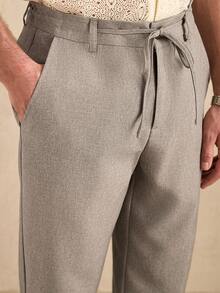 Core Aspect Celana Panjang Pria Kasual Serbaguna Warna Abu-abu Model Tapered, Celana Linen Bertekstur dengan Tali Serut di Pinggang untuk Musim Gugur, Celana Kasual Bergaya untuk Liburan - Coklat - View 5