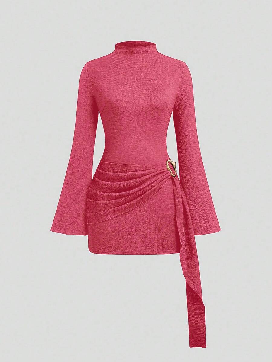 Sweetra Gaun Wanita Ukuran Plus dengan Gesper Matahari Logam Asimetris - Hot Pink - View 1