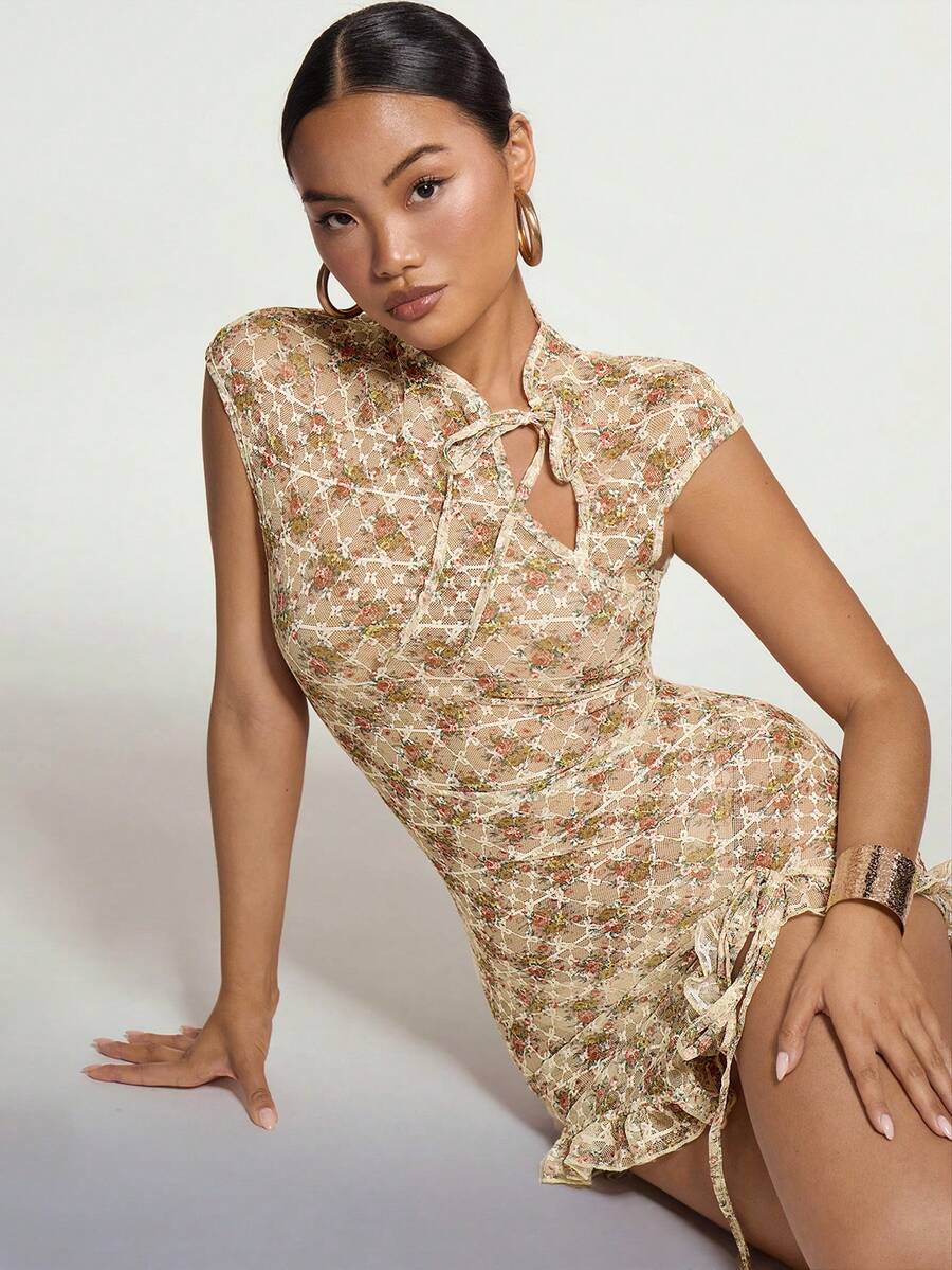 SHEIN ICON 女士印花镂空系带领优雅短袖迷你连衣裙 - 杏色 - 查看 1
