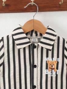 SHEIN Playful Pals 6-36个月婴幼儿两件套，男女宝宝通用卡其色条纹小熊印花短袖衬衫+纯色弹力腰短裤，适合春夏日常休闲穿着及度假。 - 黑與白 - 查看 6