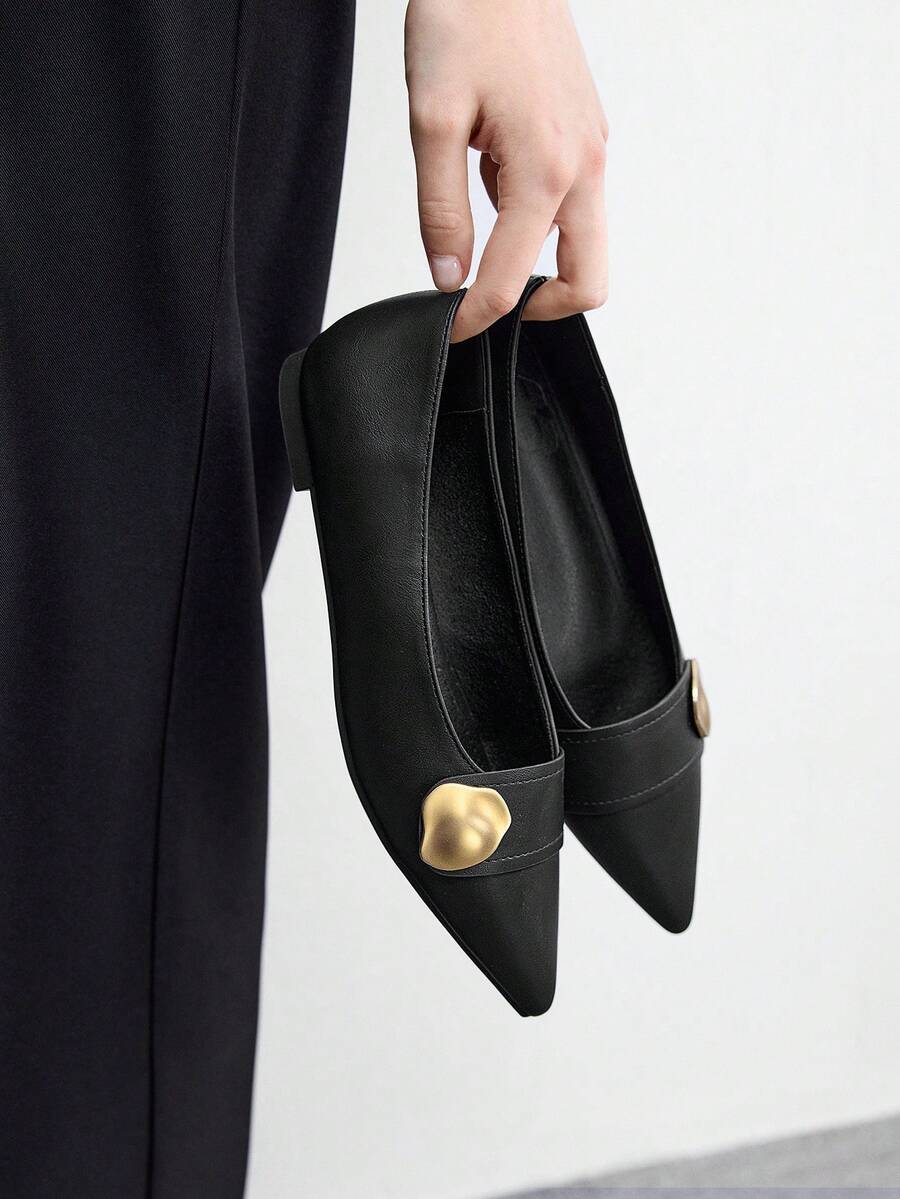 CUCCOO BIZCHIC Chaussures à bout pointu  enrobé noir avec bouton décoratif doré, design simple, polyvalentes pour le travail, les déplacements et l'usage quotidien - Noir - Voir 1
