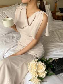 DAZY 优雅褶皱领口系带腰身纯色无袖连衣裙，女士夏季吊带裙 - 杏色 - 查看 1