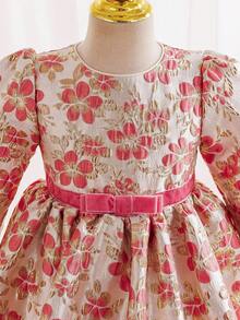 SHEIN Glamorique Kids 女童公主裙，长袖，粉色花朵提花面料，蝴蝶结，质感面料，高贵优雅，中东、欧美风格，华丽裙摆，婚礼、节日、派对、舞会礼服、优雅派对礼服 - 粉色 - 查看 4