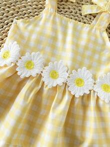 SHEIN 2件套女婴幼儿/新生儿0-3岁休闲日常可爱度假条纹蝴蝶结装饰吊带背心+短裤套装，春夏款 - 黃色 - 查看 4