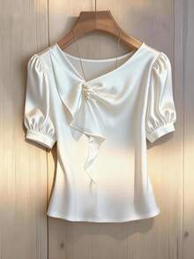 GlowEve Blusa elegante de mujer con diseño de volantes de manga corta, cuello en V, de acetato, color blanco perla, adecuada para salidas casuales - Blanco - Ver 3
