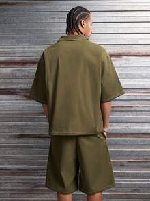 AXEPEAK 加大码男士字母印花单排扣短袖衬衫和短裤休闲日常套装 - 軍綠色 - 查看 3