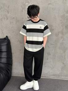 SHEIN Vacaura 男童休闲简约蓝灰白拼接T恤裤套装（2件套），适合春夏日常穿着及外出活动。 - 彩色 - 查看 5