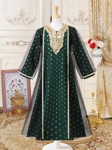 SHEIN Conjunto de vestido rojo estilo palacio del medio oriente para niñas, hecho de tela exquisita con bordado dorado y decoración de lentejuelas, de estilo lujoso y tradicional. El vestido está cubierto de lunares dorados con bordado dorado intrincado en el cuello y el bajo, combinado con una capa de malla negra para agregar un toque misterioso. Adecuado para ceremonias religiosas o grandes celebraciones, ligero para usar en primavera, verano y otoño. - Verde Oscuro - Ver 3