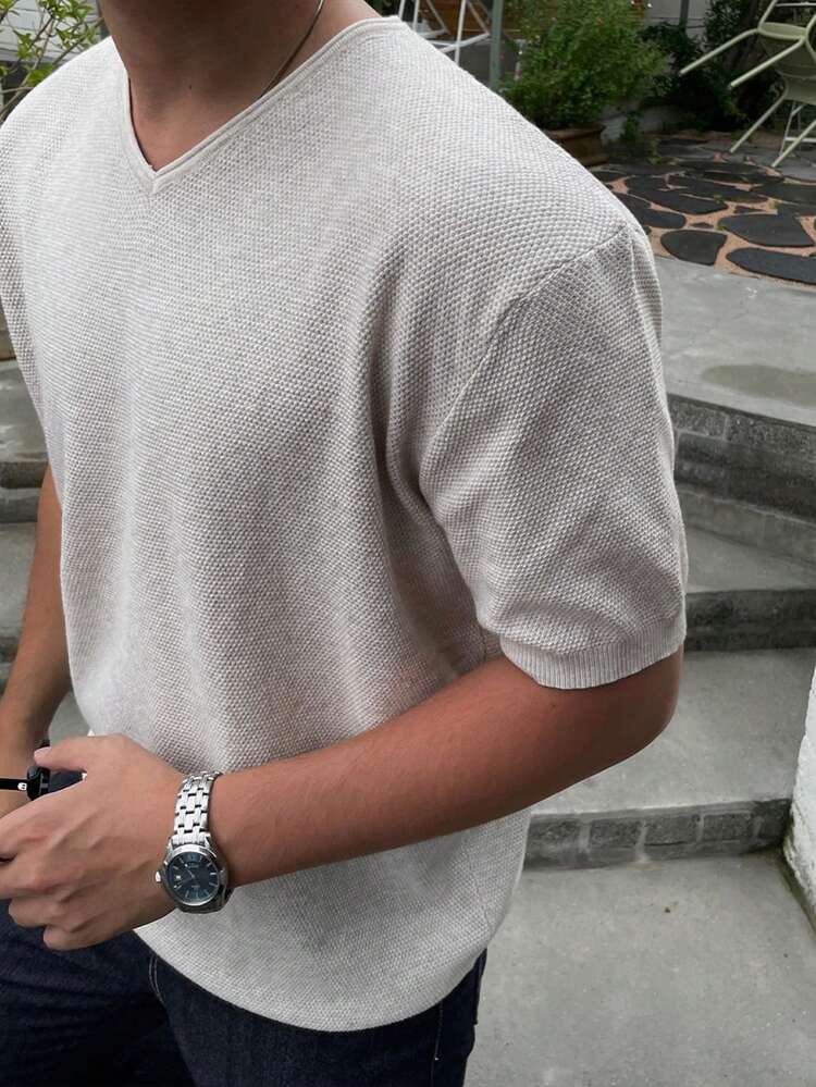 Men's Solid V-Neck Short Sleeve Gray Knit Top, Summer
