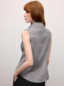 BizChic Gray Collared Button-Up Shirt, Versatile For Office, Casual, Formal, Romantic, 90s Retro, Graduation, Party, Wedding, Everyday Wear - Grey - View 2