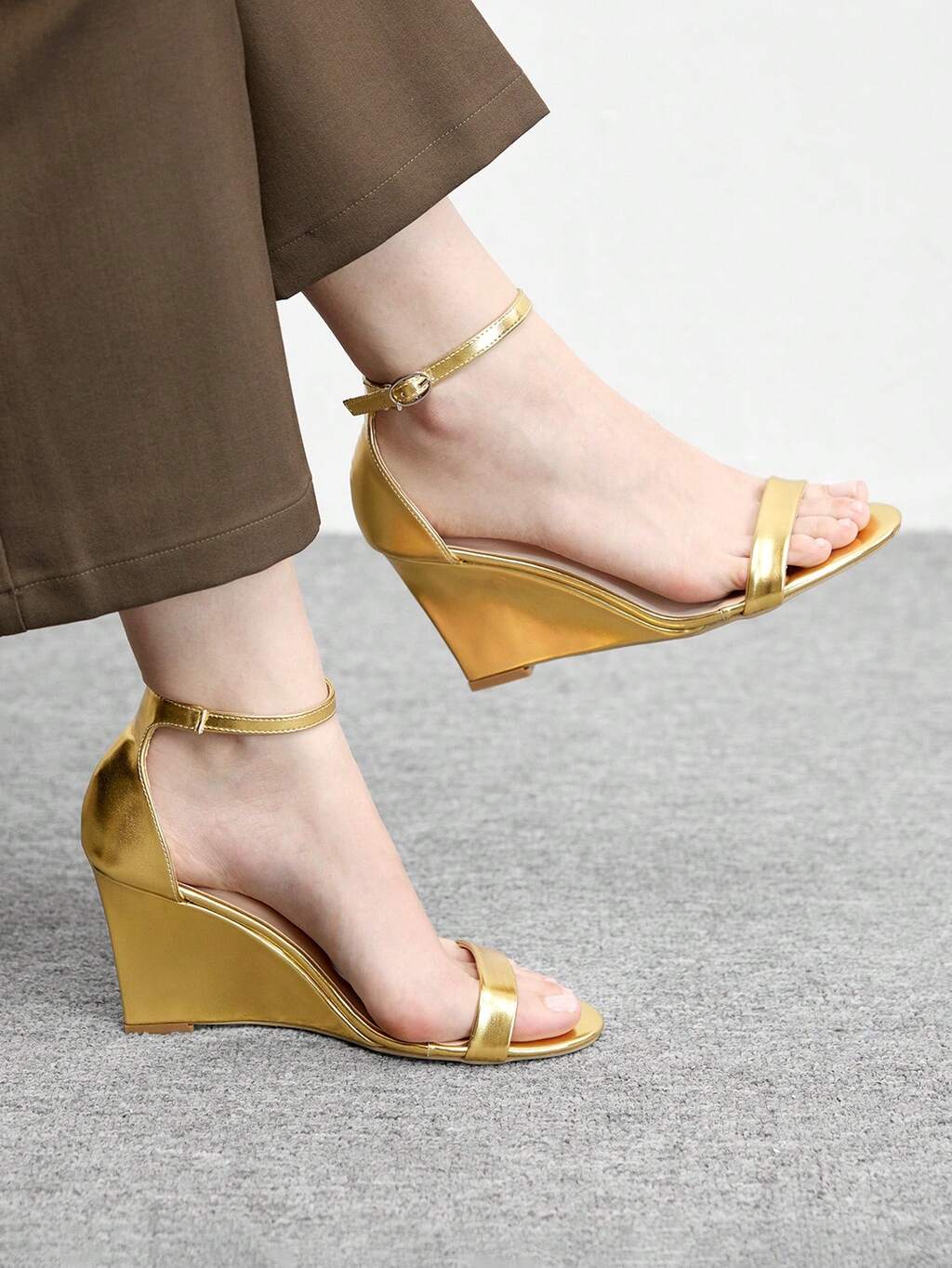 CUCCOO BIZCHIC Women Shoes Round Toe Wedge Heel Gold Strap Women's Fashion Wedge Heel Sandals Fashion Simple Daily Comfort Commuter Women's Sandals Women's Shoes