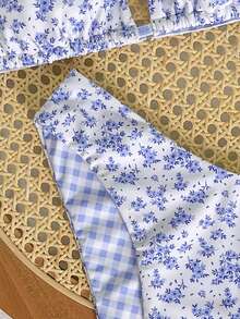 少女比基尼套装 新款夏季两件套 随机花卉格纹印花三角挂脖比基尼上衣和下装，沙滩度假泳装 - 藍白色 - 查看 5