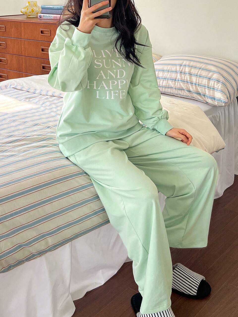 2pcs Women Graphic Print Loose Fit Long Sleeve Sweatshirt And Straight Leg Pants Pajama Set, Autumn/Winter