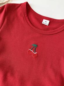 SHEIN Playful Pals Conjunto de verano para niñas de vuelta al colegio, con camiseta de cuello redondo casual y linda con estampado de lunares de colores y arcoíris, y falda pantalón vaquera de unicolor - Rojo - Ver 6