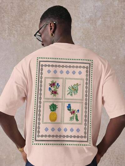 SUMWON カジュアルウェア用のクロスステッチ刺繍入りショートスリーブコットンTシャツ、バックプリント付き、胸にパイナップルモチーフ、レギュラーフィット