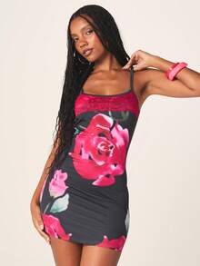 MISSGUIDED 玫瑰印花迷你连衣裙，蕾丝花边胸前设计，可调节细肩带，是晚宴派对和特殊场合的完美之选。 - 彩色 - 查看 1