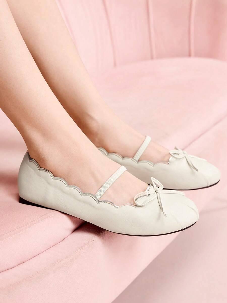 CUCCOO DOLLMOD 银色圆头褶皱芭蕾舞鞋 法式复古单踏板平底学院单鞋 女士温柔气质蝴蝶结百搭单字腰带玛丽珍鞋 - 米白色 - 查看 1