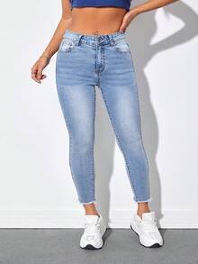 Jeanoix Plus Size Solid Color Frayed Hem Slant Pocket Metal Decor Casual Jeans - Light Wash - View 3