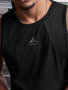 AXEPEAK Camiseta de tirantes deportiva minimalista con estampado gráfico y parches para hombres - Negro - Ver 5