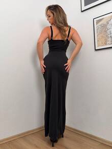 Jeta Ari 女士金属质感3D立体花卉装饰肩带修身优雅连衣裙，婚礼宾客礼服，女士派对礼服 - 黑色 - 查看 2