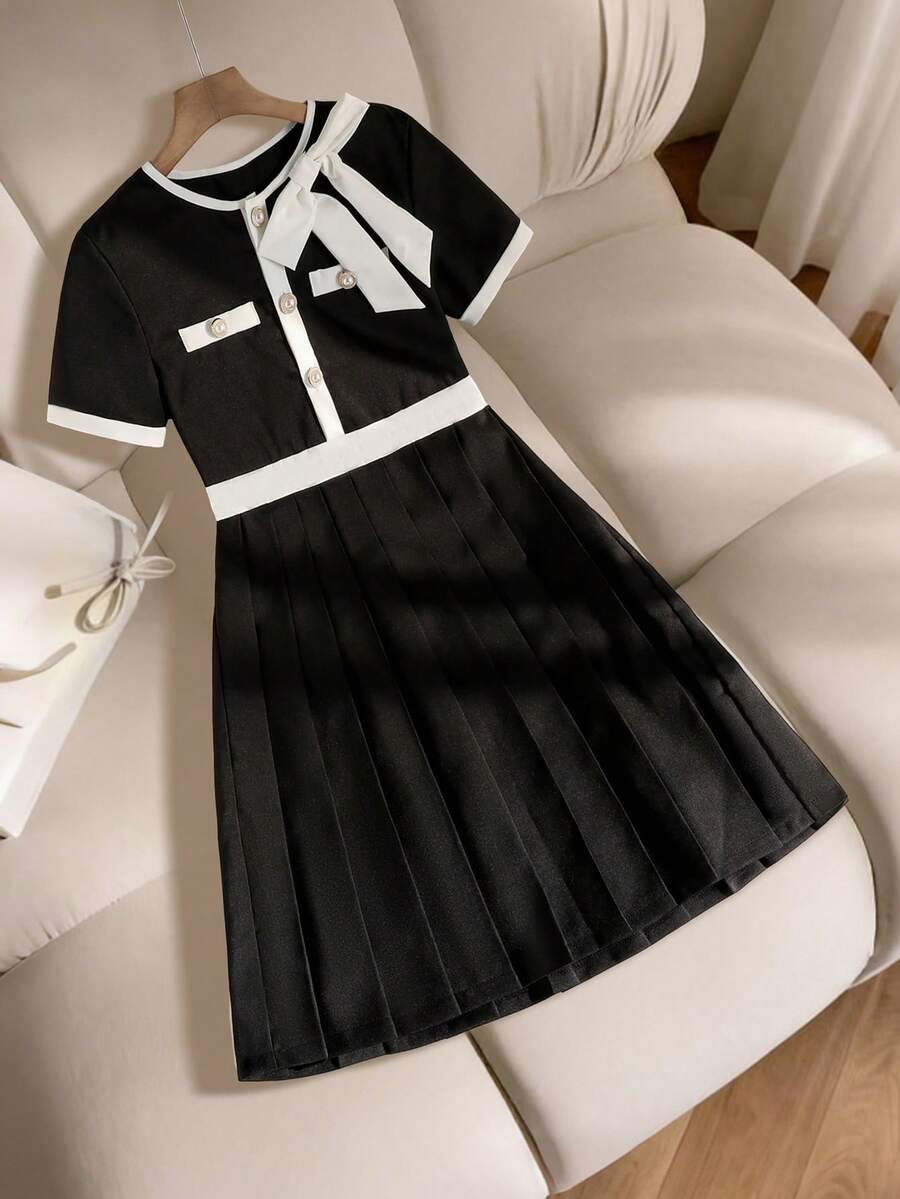 SHEIN Elladie kids 1件少女夏季新款拼接白色腰部半开领褶裥下摆设计圆领短袖简约百搭甜美度假通勤优雅连衣裙 - 黑色 - 查看 1