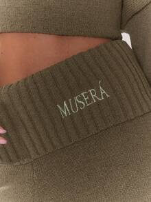 MUSERA Pantalon large côtelé surdimensionné avec détail brodé. Ensemble coordonné automnal, douillet, mignon, décontracté, hivernal, chic, pour le café et le club - Militaire verte - Voir 6