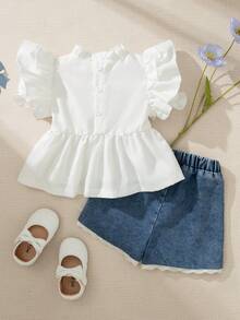 Souflis Souflis Bộ đồ mùa hè kiểu Pháp cho bé gái gồm áo trắng cổ tàu tay ngắn phối cùng quần short denim đa năng, ngọt ngào, giản dị và thời trang. Bộ đồ cho bé gái thường ngày này rất dễ thương và thời trang. - Nhiều màu - Xem 3