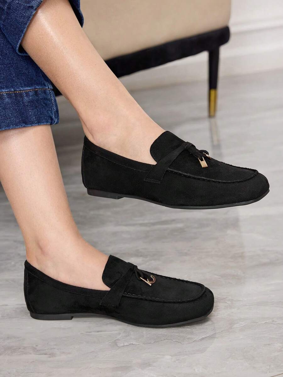 Sleekvia Women's Metal Decor Casual Versatile Flat Shoes - Black - View 1