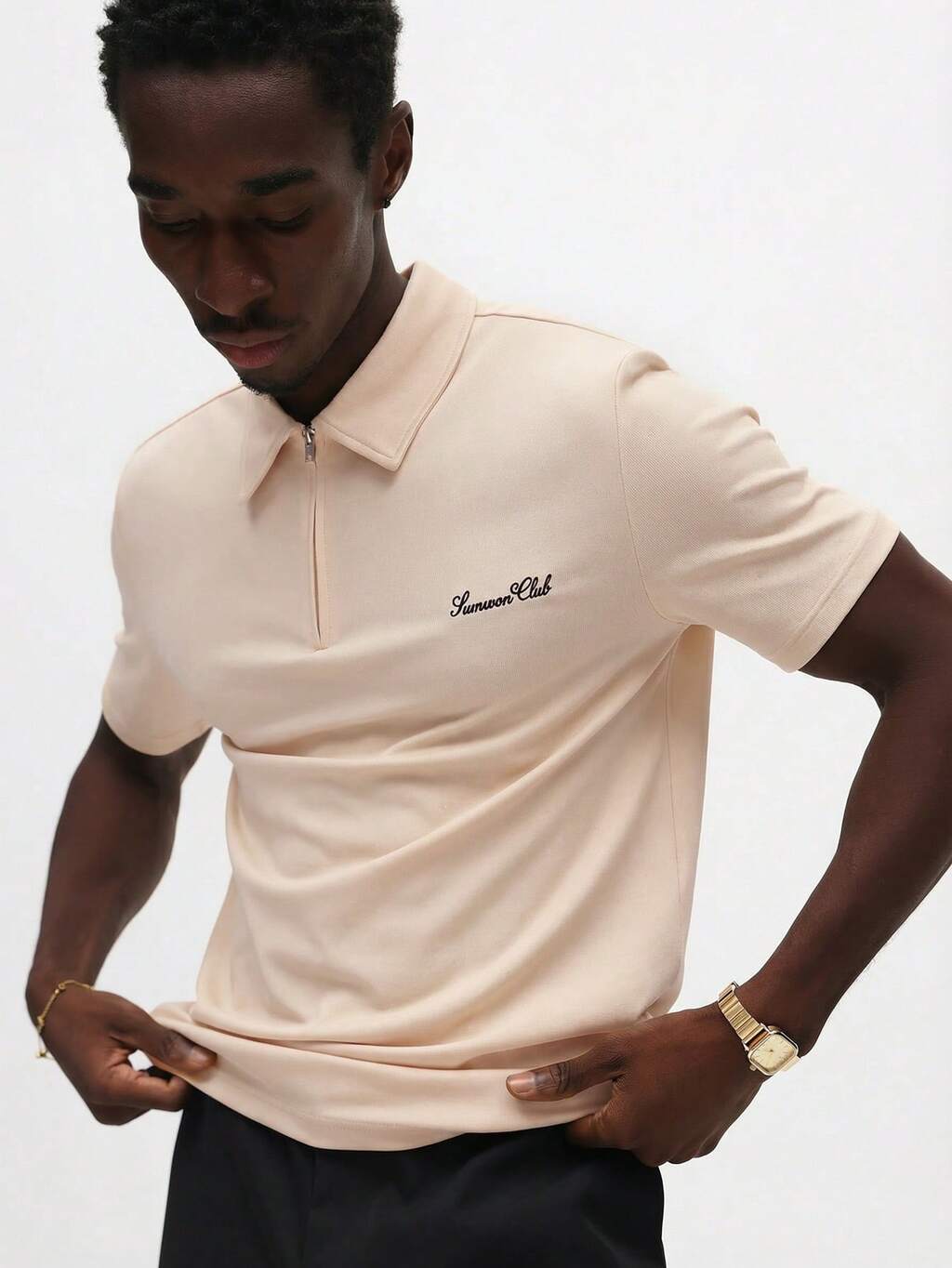 Herren Essentielles Muskel-Fit Kurzarm Poloshirt mit Viertelreißverschluss-Kragen und gesticktem Logo-Detail für lässige Sommergelegenheiten