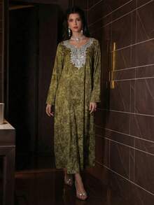 Al Najma Đầm dài tay màu xanh lá cây dệt jacquard thêu hoa cổ điển dành cho nữ, kiểu dáng thanh lịch Ả Rập. - màu xanh lá - Xem 3