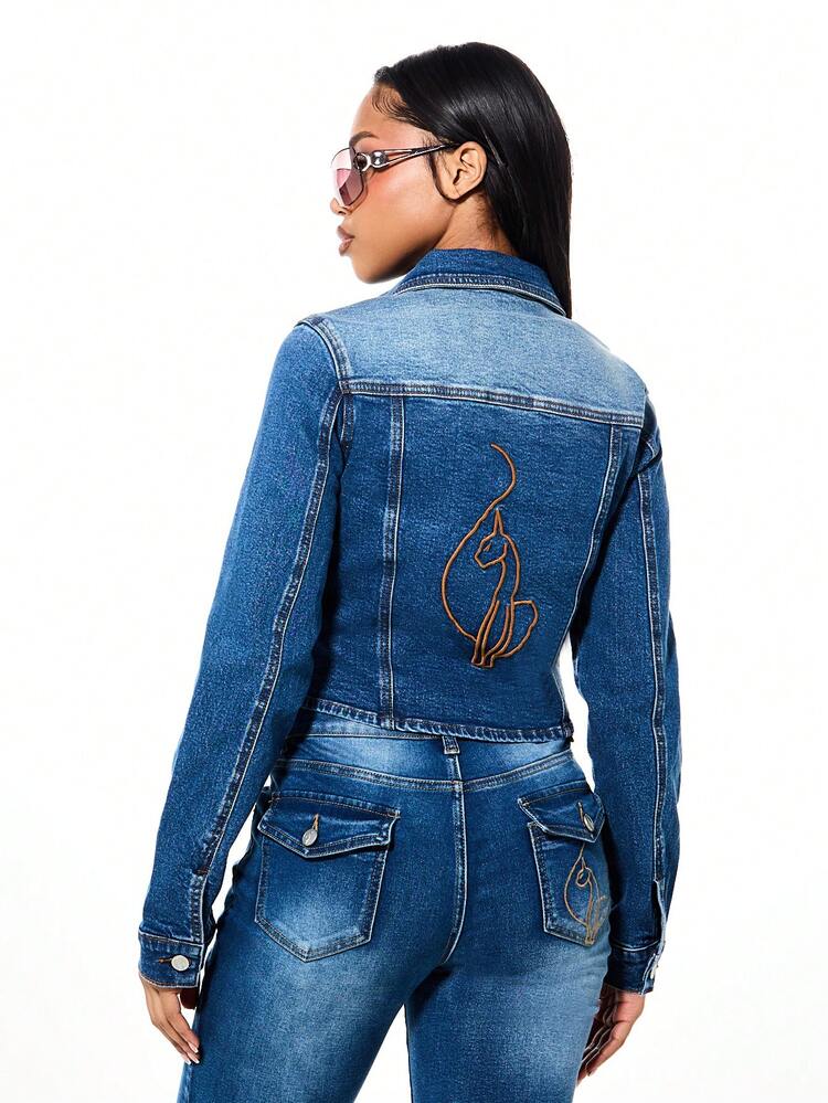 BABYPHAT Jaqueta de Manga Longa com Gola de Lapela, Botões na Frente, Bolsos no Peito, Clássica, Ajustada, Cropped, em Denim Bordado