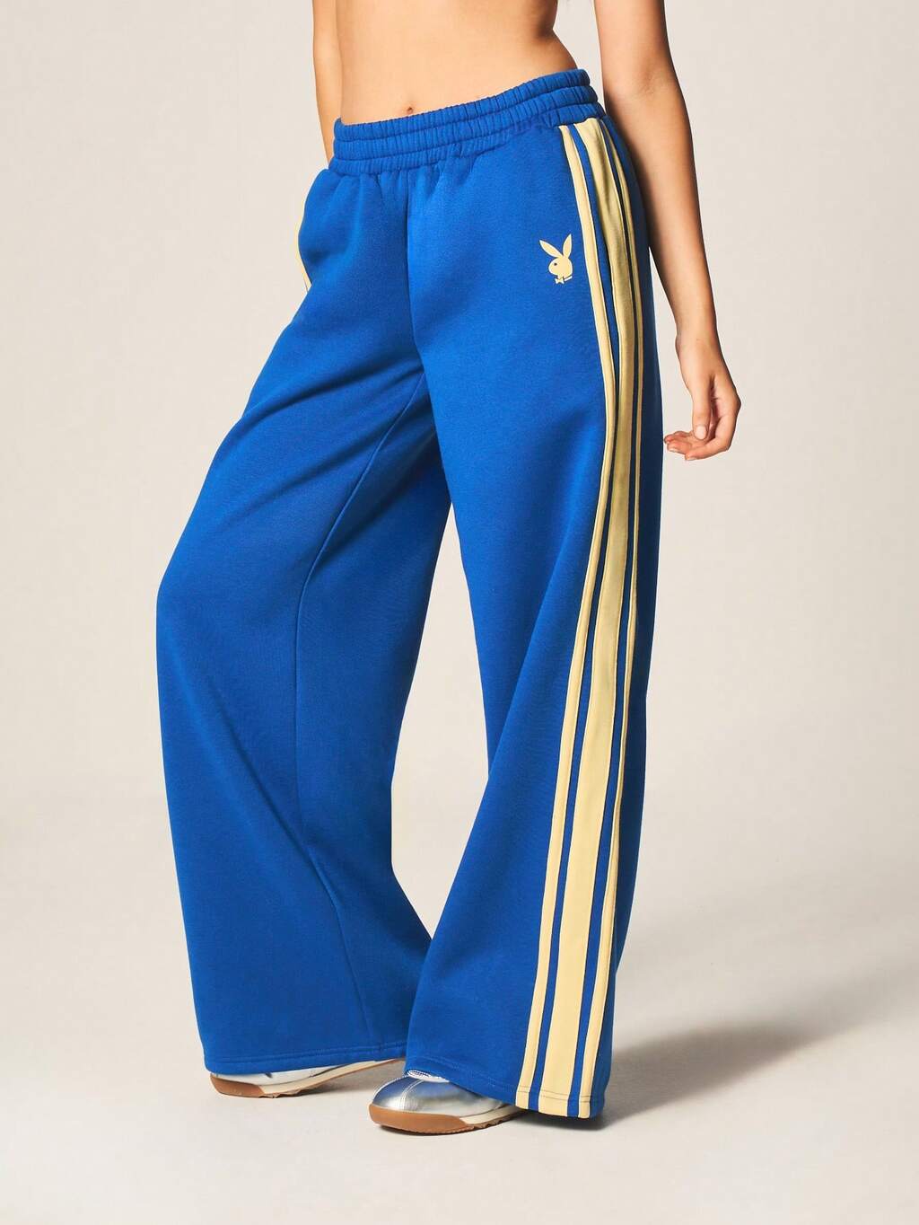 Missguided x Playboy Pantalon de survêtement à jambes larges avec bandes latérales et logo