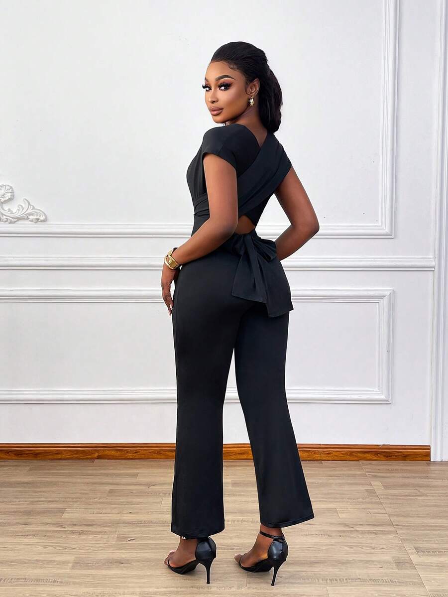 Xyvia Bộ jumpsuit nữ màu trơn cổ chữ V, dây đeo vai, thắt eo, ống rộng - màu đen - Xem 1