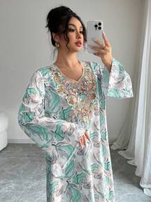 Yasmyna 女士V领长袖亮片刺绣彩色印花宽松优雅浪漫阿拉伯风格连衣裙 - 彩色 - 查看 1