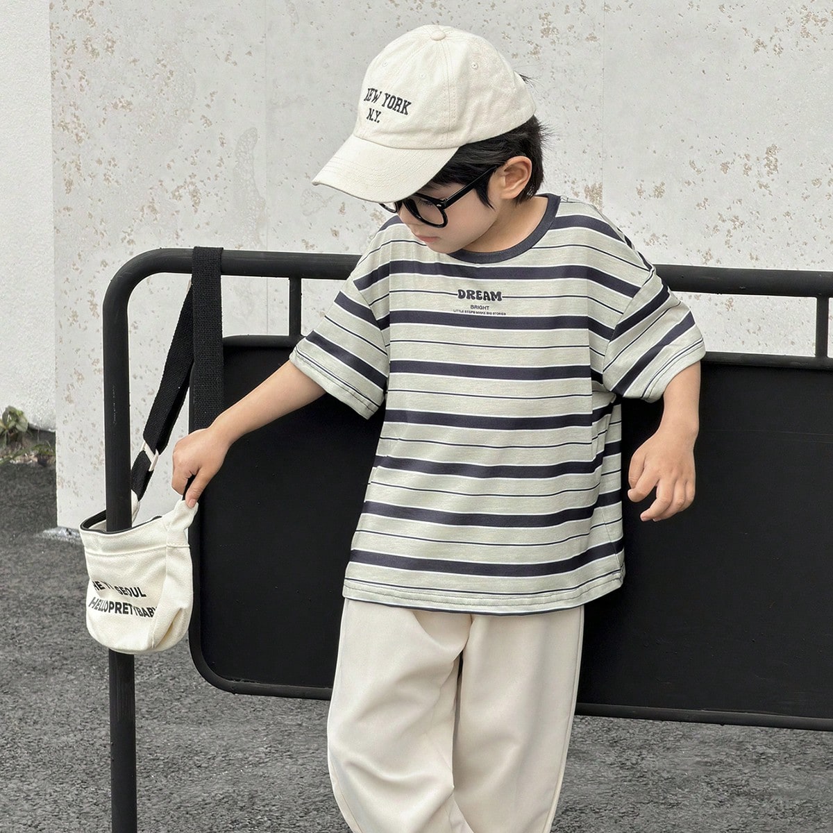 Set de 2 piezas Compra 1 Obtén 1 Gratis Camiseta de rayas holgada y pantalón cargo estilo coreano casual para niño preadolescente, adecuado para ir