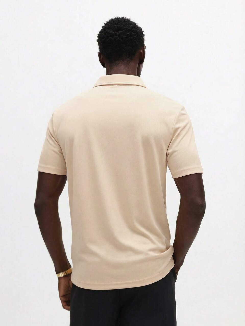 Camisa Polo de Manga Curta Ajustada Essencial Masculina com Gola de Zíper Parcial e Detalhe de Logo Bordado para Ocasiões Casuais de Verão